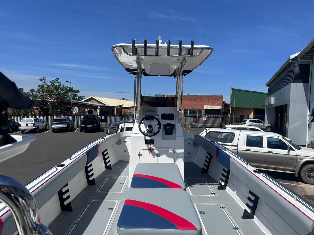 Randy Cat - Surfmaster 720 Centre Console