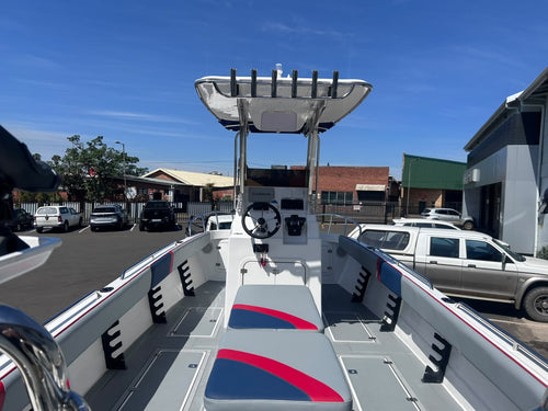 Randy Cat - Surfmaster 720 Centre Console