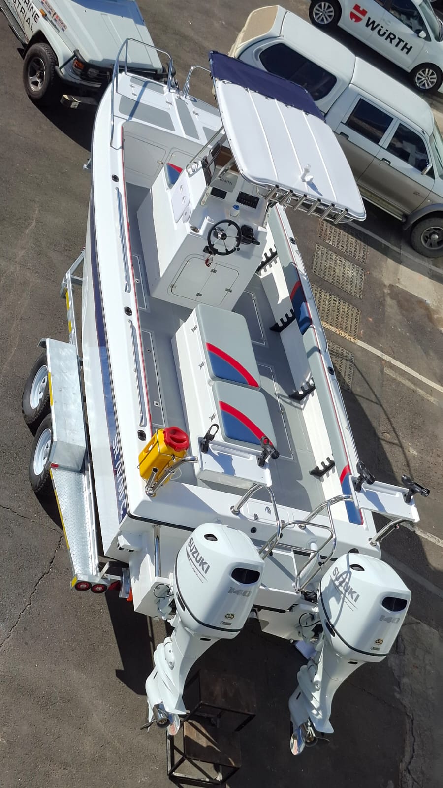 Randy Cat - Surfmaster 720 Centre Console